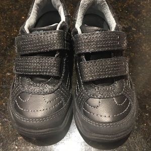 Brand New Stride Rite Boys Velcro Shoe size 8WIDE